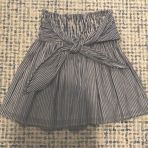 Club Monaco skirt with smocked stretch waistband.